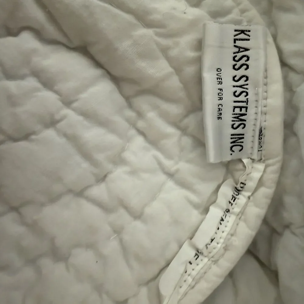 Klass Systems Blue White Toile Quilted Throw 48x58 Scalloped French Country EUC